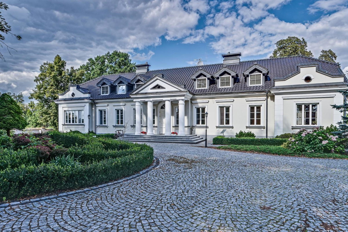 Hotel&SPA Dwór Droblin, Польша