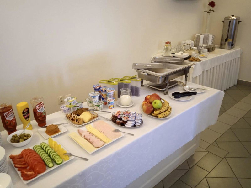 Astral - private rooms close to Airport & PTAK EXPO, Wlochy, Poland