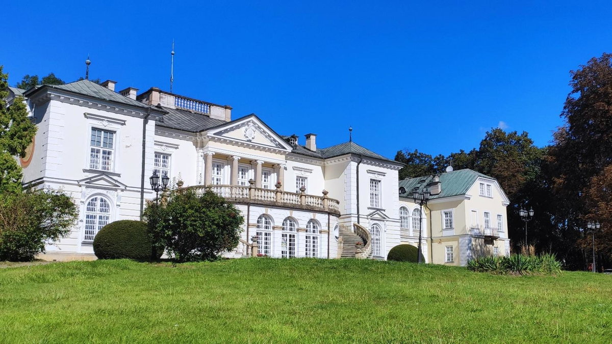 Pokoje Gościnne Pałac w Balicach Instytut Zootechniki PIB, Poland