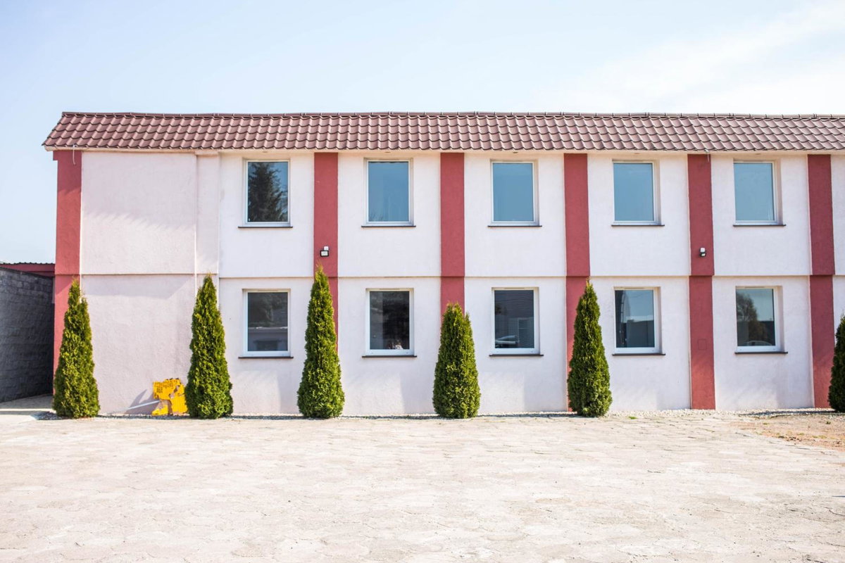 Hotelik Okęcie 39 - Nocleg i Parking Blisko Lotnisko Okęcie, Poland