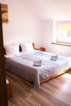 Hotelik Okęcie 39 - Nocleg i Parking Blisko Lotnisko Okęcie, Wlochy, Poland