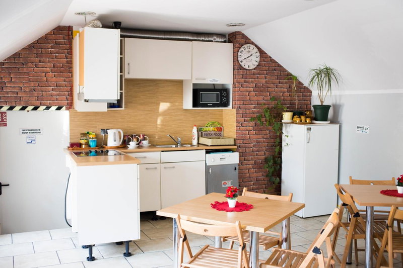 Hotelik Okęcie 39 - Nocleg i Parking Blisko Lotnisko Okęcie, Wlochy, Poland