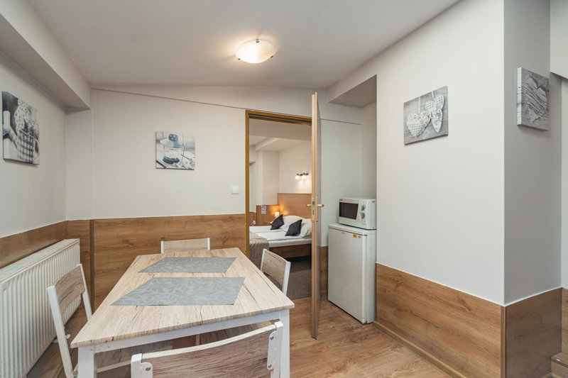 Pokoje Gościnne i Apartamenty Krupówki 19, Zakopane, Poland