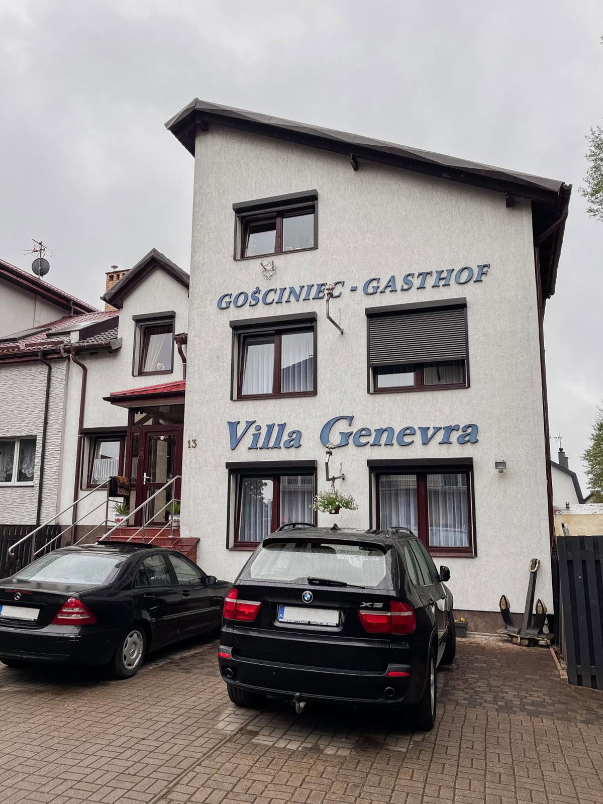 Villa Genevra, Pologne