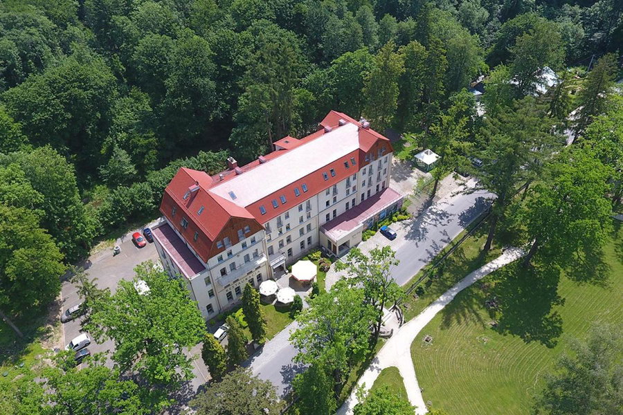 Hotel Nowy Dwór Elizy blisko Sky Bridge, Klodzko, Poland