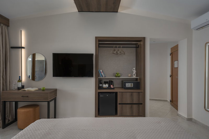 Alia Palace Hotel - Adults Only, Kassandra, Greece