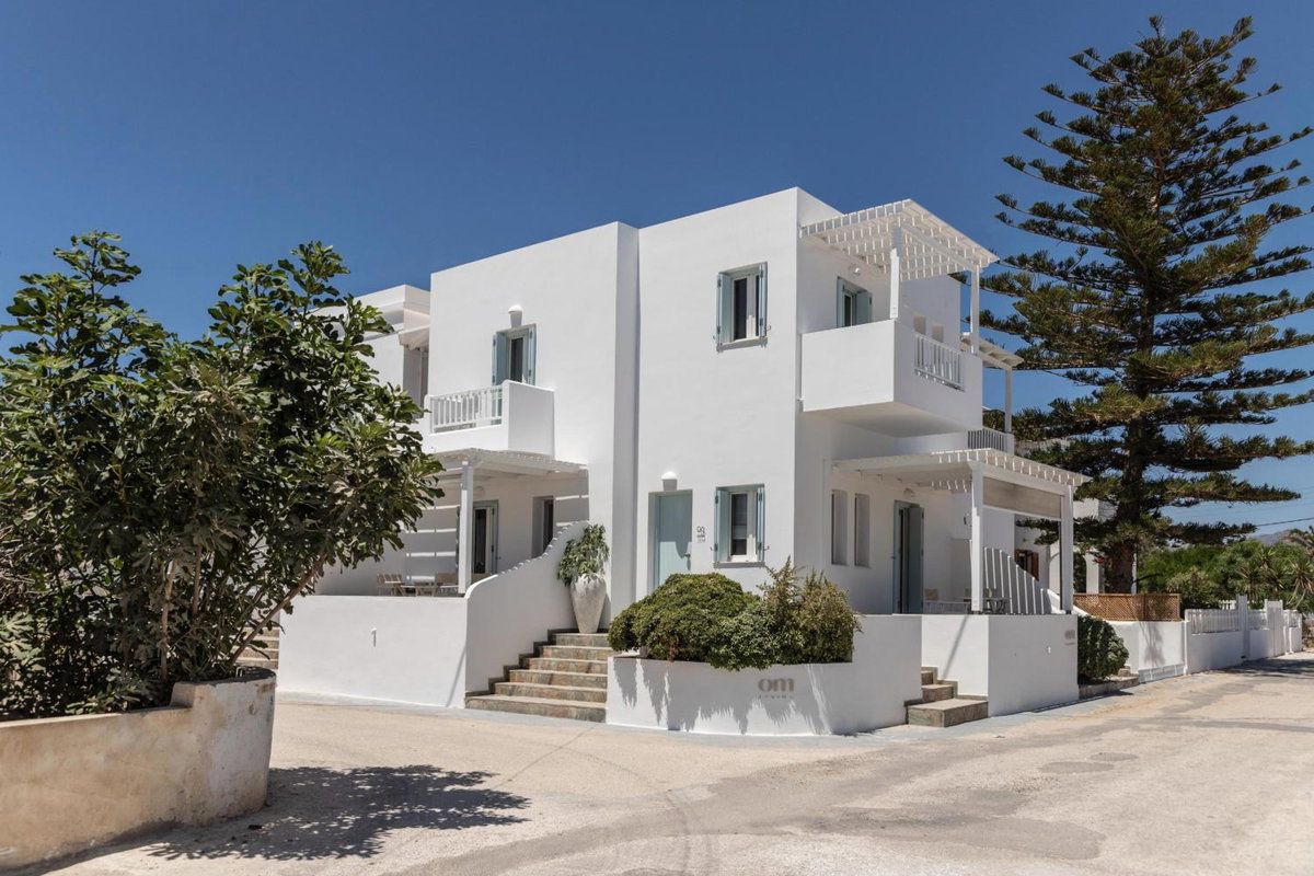 Om Living Milos, Grecia