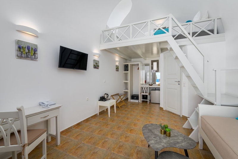 En Plo Boutique Suites, Santorini, Greece