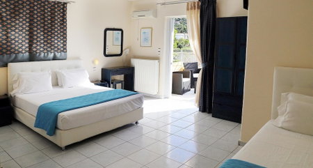 Peri's Hotel, Artemida, Greece