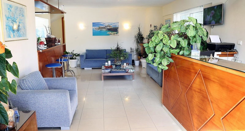 Peri's Hotel, Artemida, Greece