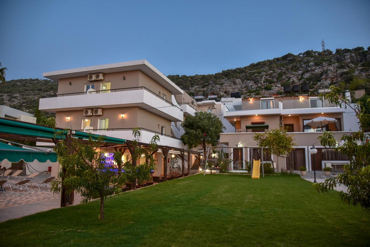 Iraklis Apartments, Greece