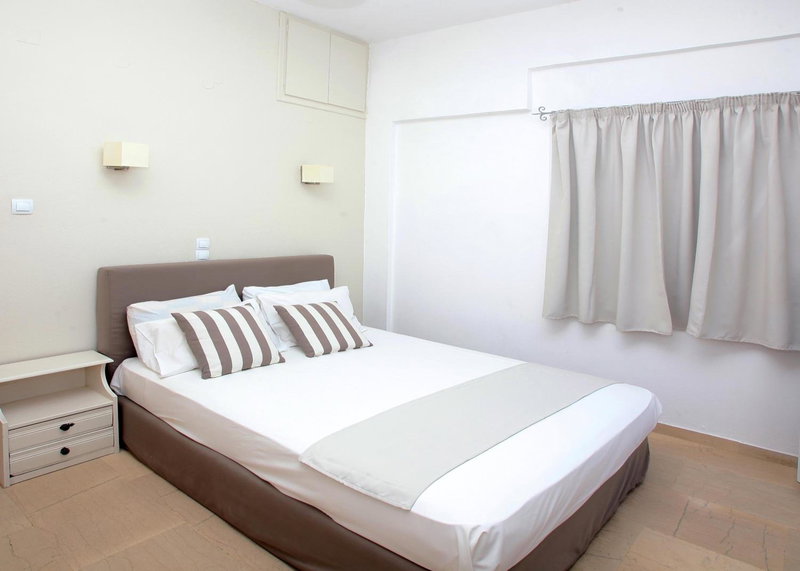 Iraklis Apartments, Stalida, Greece