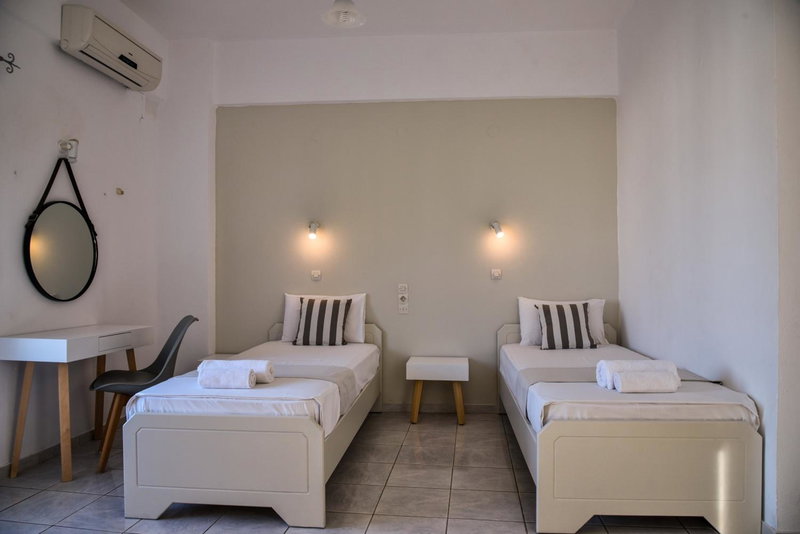 Iraklis Apartments, Stalida, Greece