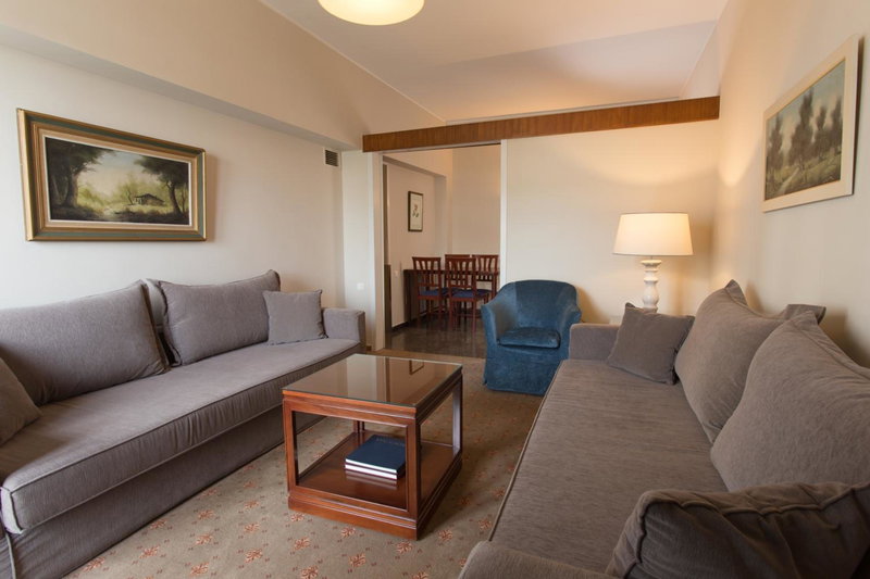 Delice Hotel - Family Apartments, Vyronas, Greece
