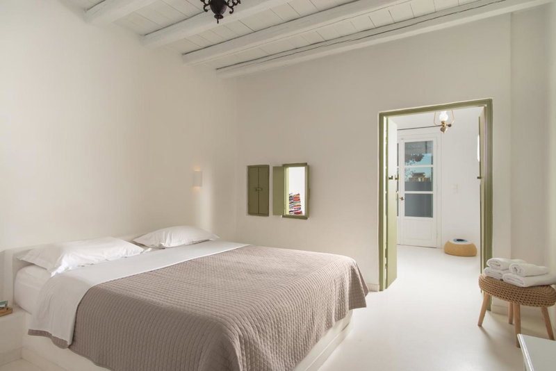 Thalassitra Private Pool Suites, Adamas, Greece