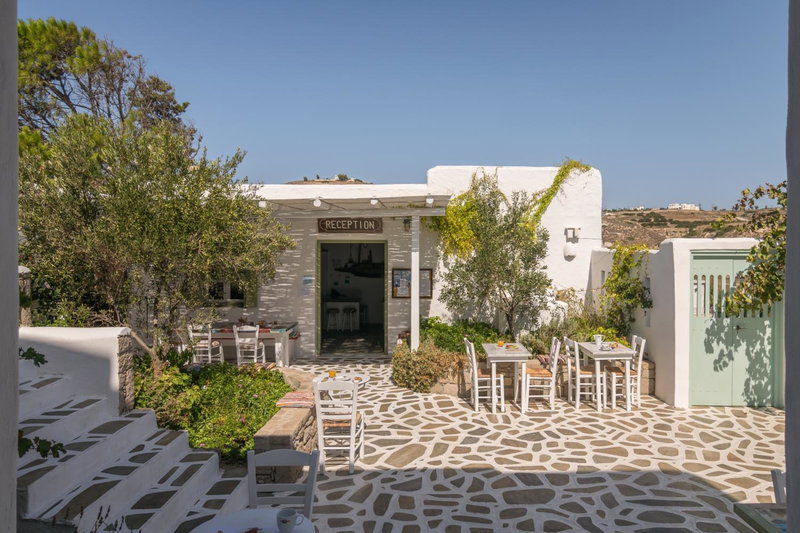 Thalassitra Private Pool Suites, Adamas, Greece
