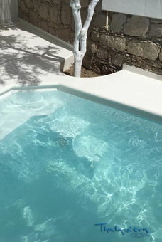 Thalassitra Private Pool Suites, Adamas, Greece