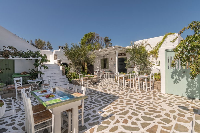 Thalassitra Private Pool Suites, Adamas, Greece