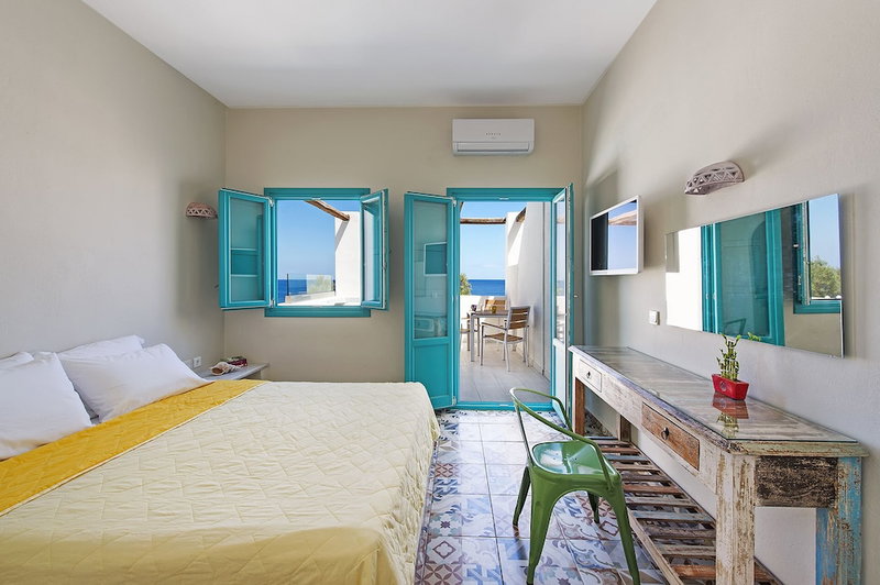 Nissia Beach Apartments and Suites, Santorini, Greece