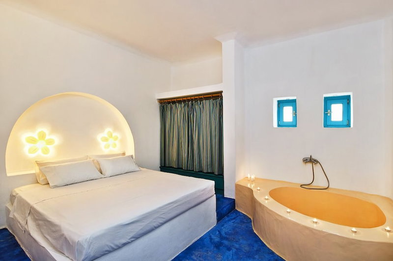 Nissia Beach Apartments and Suites, Santorini, Greece