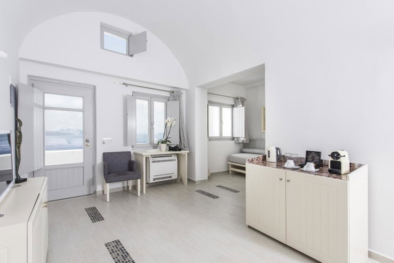 Ambition Suites, Oia, Greece