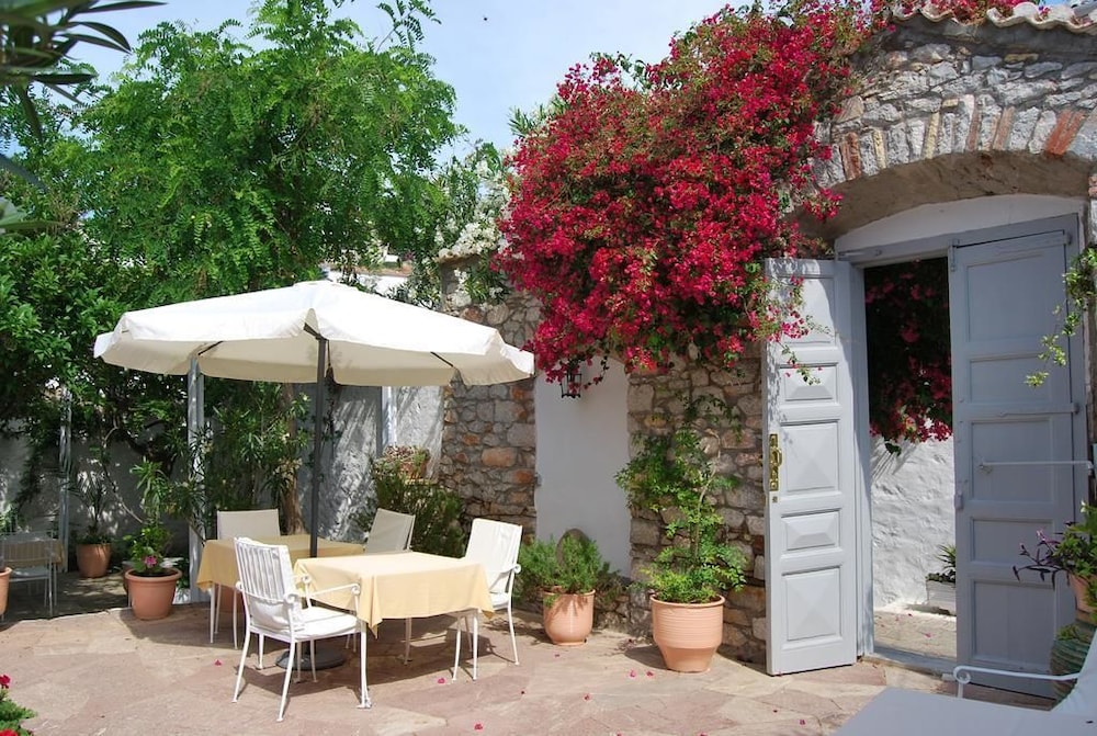 Hotel · Miranda Hotel, Hydra