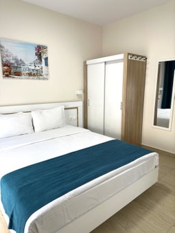 Navarino Luxe Suites, Peraia, Greece