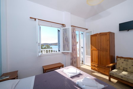 Hotel Livadia, Parikia, Greece