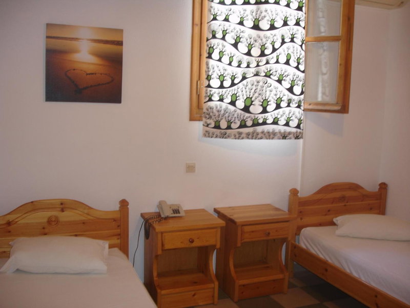 Siroco's Rooms And Studios, Parikia, Greece