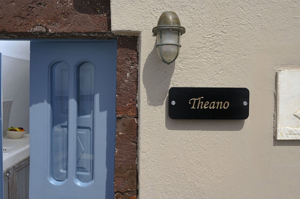 Hotel · Nano Oia Villas, Santorini