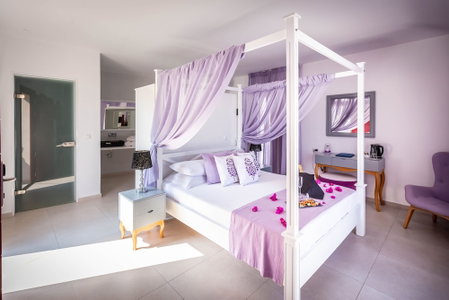 Mar n Mar Crown Hotel and Suites, Santorini, Greece