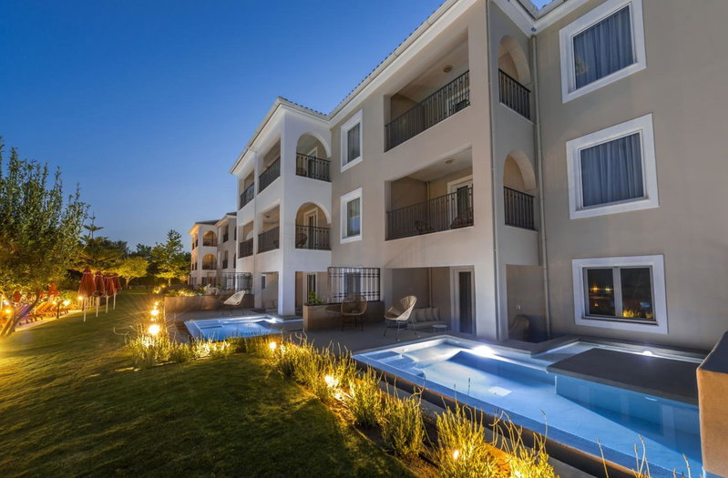 Bitzaro Grande Hotel & Suites, Kalamaki, Greece