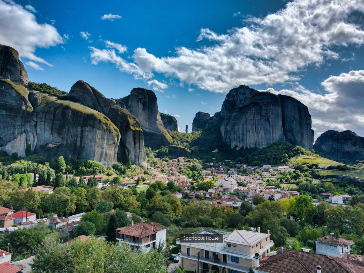 Hotel · Spartacus House, Trikala