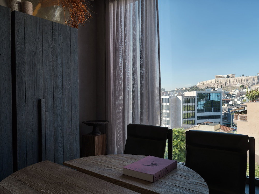 Monastik Living in Athina, Greece