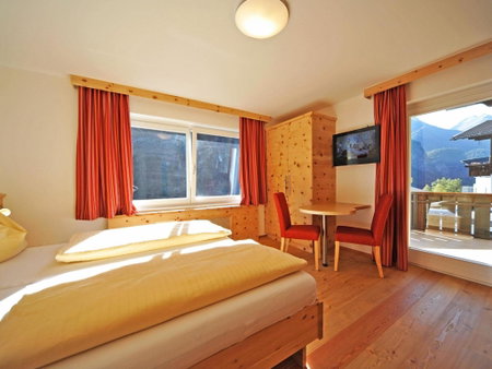 Pension Bergkristall, Heiligenblut, Austria