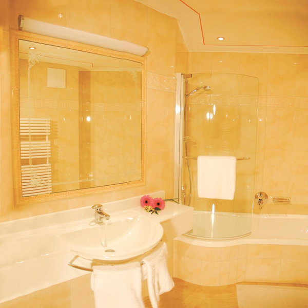 Hotel Neue Post, Hippach, Austria