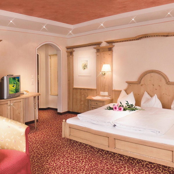 Hotel Neue Post, Hippach, Austria
