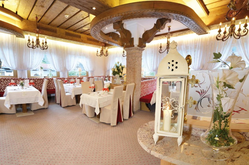 Hotel Neue Post, Hippach, Austria