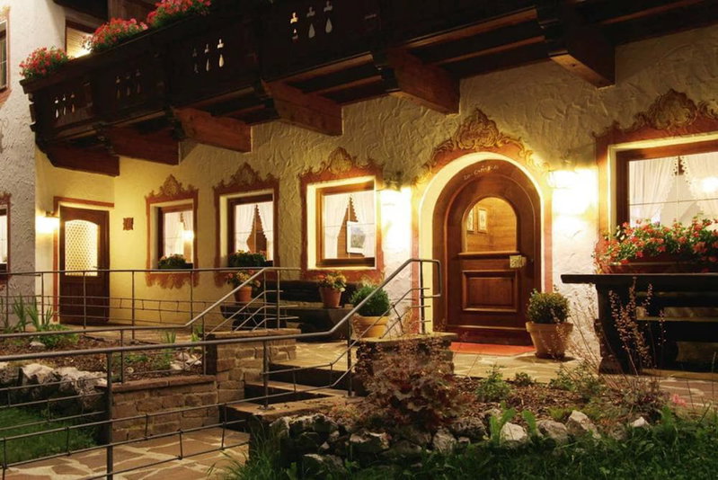 Pension Bärenwirt, Telfs, Austria