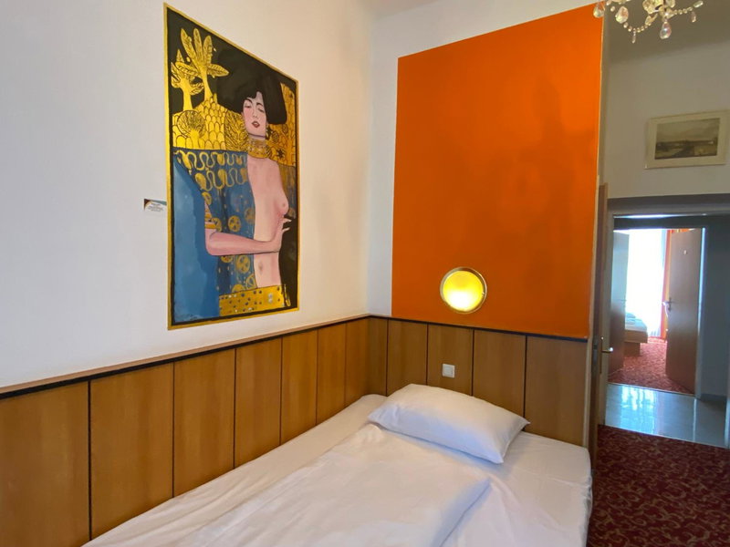 Garten- und Kunsthotel Gabriel City, Simmering, Austria