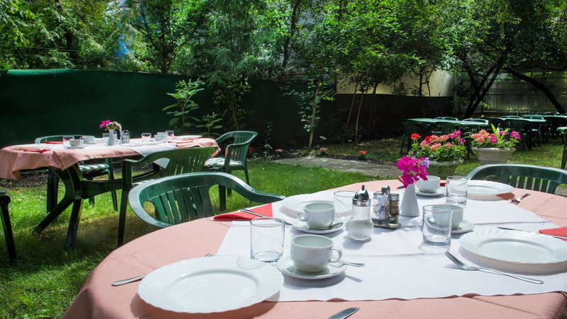 Garten- und Kunsthotel Gabriel City, Simmering, Austria