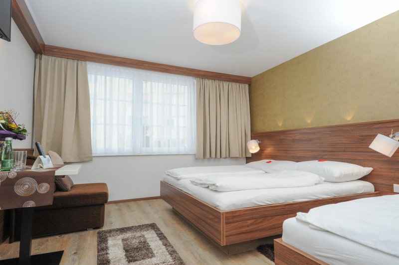 Hotel Restaurant Wallner I contactless check-in, Steyr, Austria