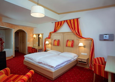 Hotel Restaurant Wallner I contactless check-in, Steyr, Austria