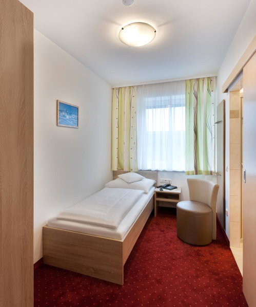 Hotel Restaurant Wallner I contactless check-in, Steyr, Austria