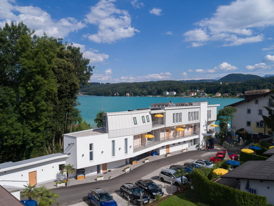 Barry Memle Directly at the Lake, Villach, Austria