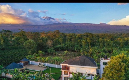 Dual Mountain View Lodge, Moshi, Tanzania