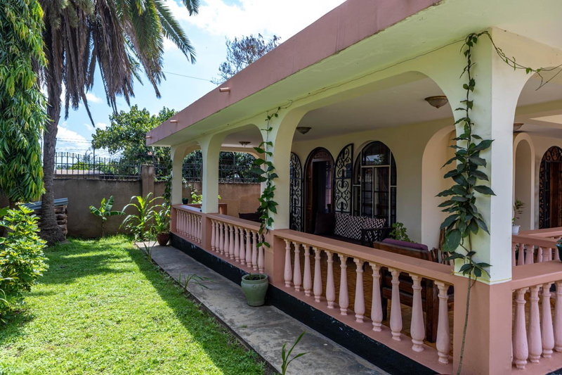Hansat Homestay Residence, Arusha, Танзания
