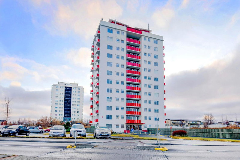City view, bright & cozy - Free parking (A4), Reykjavík, Iceland