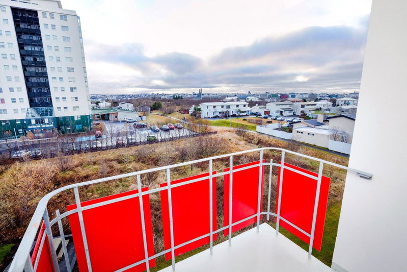 City view, bright & cozy - Free parking (A4), Reykjavík, Iceland