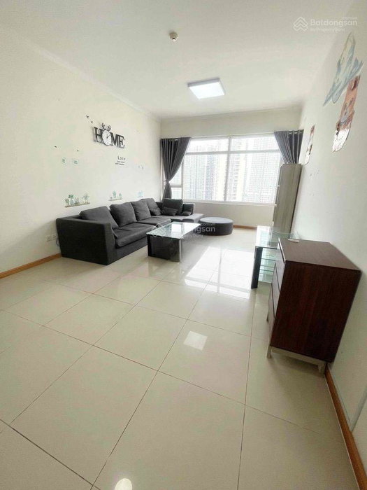 Apartment for rent in Ho Chi Minh City, Vietnam · Saigon Pearl · 3 rooms, 2 baths